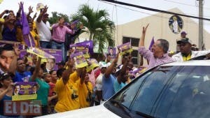 Diputado Aquilino Serrata encabeza respaldo a Danilo Medina en caravana