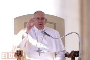 El papa sueña una Europa sin muros y “donde ser emigrante no sea un delito»