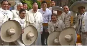 Mariachis despiden al papa Francisco en Ciudad de México