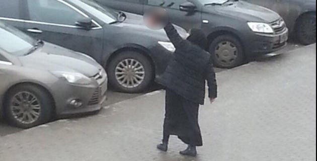 Una mujer detenida en Moscú tras pasear con cabeza de una niña a la que decapitó
