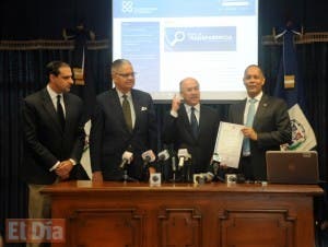 Domínguez Brito presenta nuevo portal Transparencia de la Procuraduría