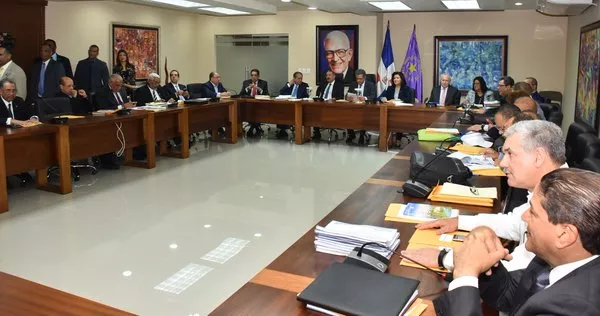 Comité Político PLD decide 4 precandidatos compitan por candidatura ASDE