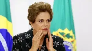 Una guerra de cifras caldea la víspera de la votación clave para Rousseff