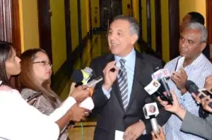 Peralta aclara que el próximo lunes es día laborable