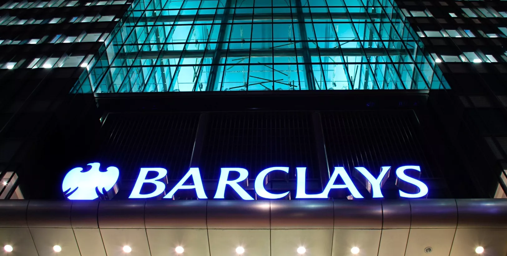 Barclays sale de Brasil y recorta los empleos