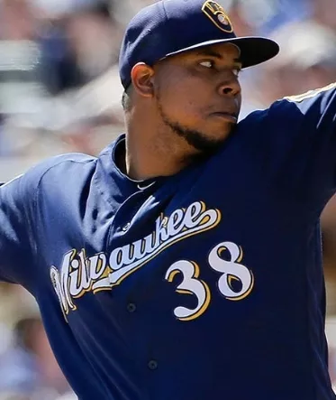 Dominicano Wily Peralta abrirá primer juego por Cerveceros