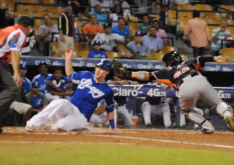 logan moore del licey safe en home/hoy/carlos alonzo/15/1/2016
