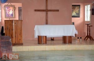 Delincuentes roban hasta copón de iglesia