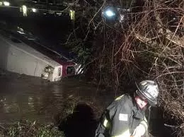 Nueve heridos tras descarrilar un tren en California