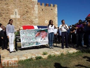 Cientos de personas despiden a Claudio Caamaño con acto en la Fortaleza Ozama