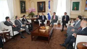 Danilo Medina recibe al Secretario del Departamento Estado Puerto Rico