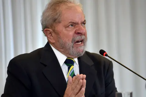 Lula se dice víctima de complot de agentes públicos y medios de comunicación