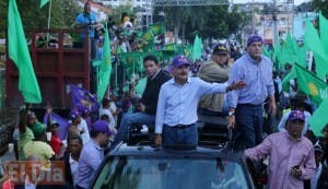 Danilo Medina encabeza marcha-caravana en barrios del Distrito Nacional