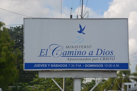 Delincuentes asaltan a varias personas en iglesias de San Cristóbal