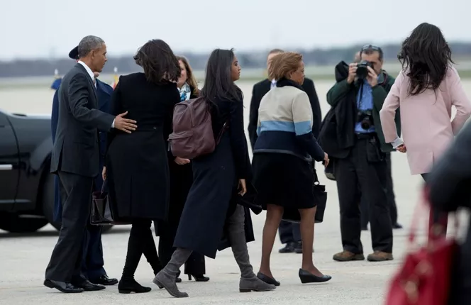 Obama parte junto a su familia en su histórico viaje a Cuba