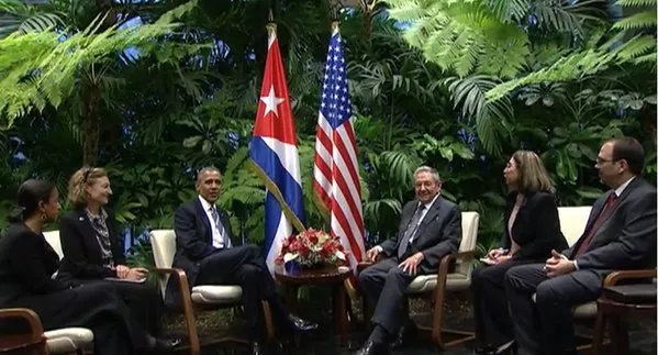 Comienza la reunión bilateral entre Raúl Castro y Barack Obama en La Habana