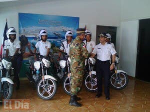 Obras Públicas dona motocicletas a Cestur para reforzar patrullaje en Semana Santa