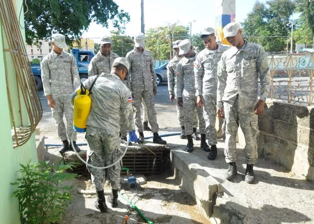 Armada realiza jornada contra el zika en Santo Domingo Este