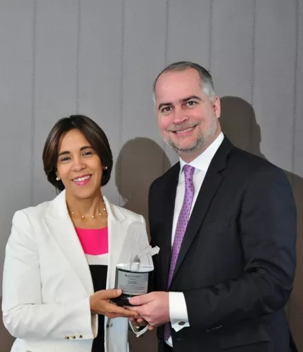 Banco ADOPEM recibe premio Argentarium 2016