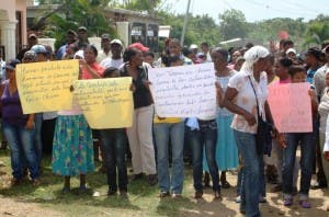 Productores piden construcción de la carretera  de Chirino