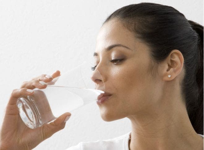 ¿Qué le pasa al cuerpo cuando dejas de beber agua?