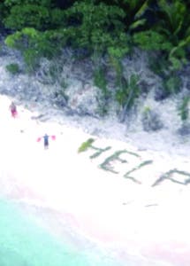 Náufragos se salvan al escribir mensaje en playa