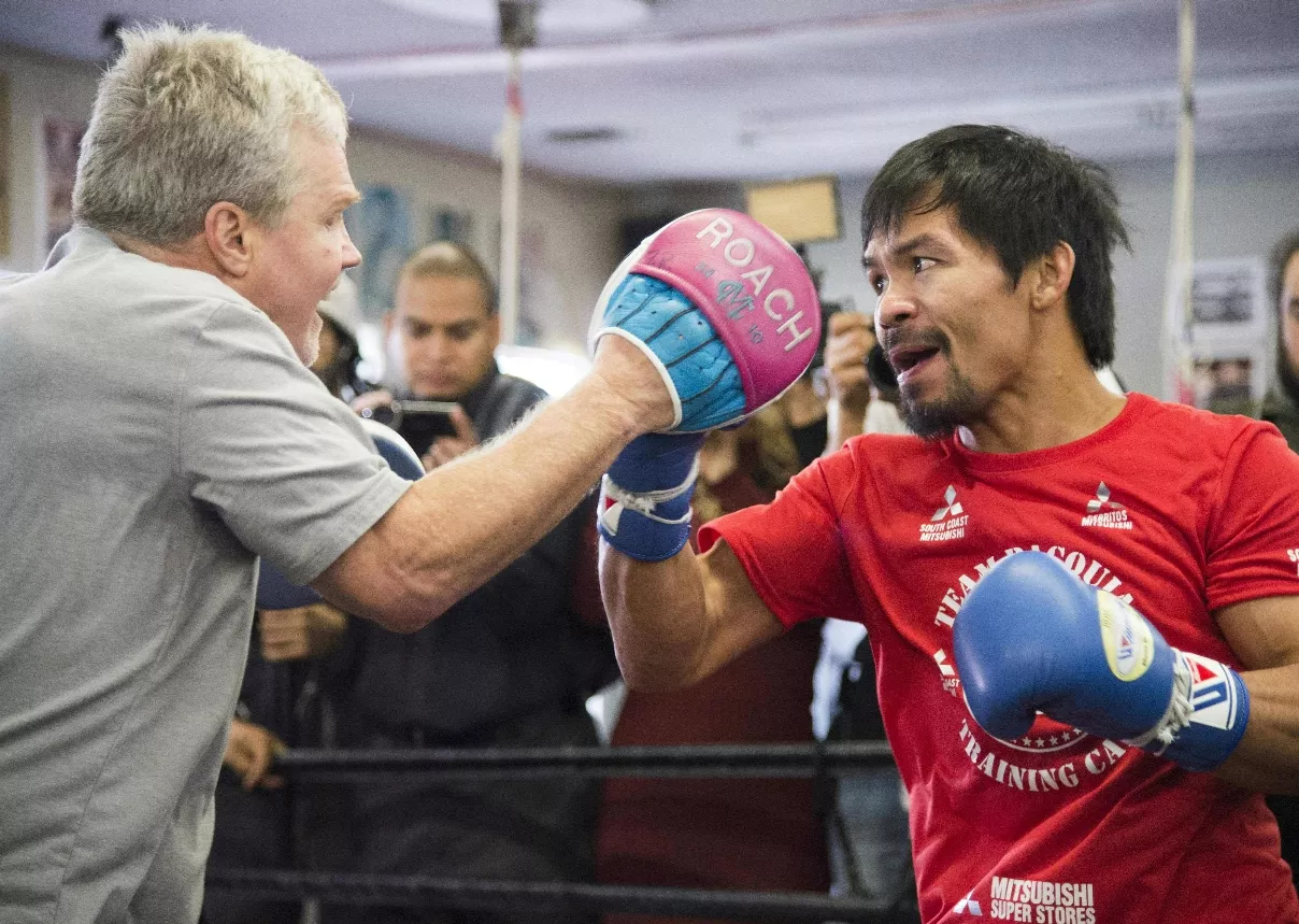 Manny Pacquiao debe  liberarse de derrota ante Floyd Mayweather