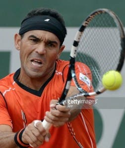 Dominicano Víctor Estrella  es eliminado en torneo Conde de Godó