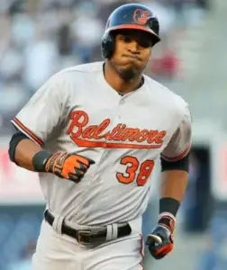 Dominicano Jimmy Paredes pende de un hilo en Orioles