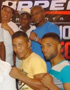 Dominicano Caballo Bronco y venezolano López combatirán esta noche