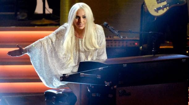 Piano de Lady Gaga y guitarra de Elvis: subastas musicales en Nueva York