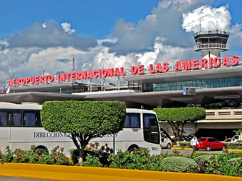 Aeropuertos Punta Cana y AILA con mayor número de operaciones entre enero y julio