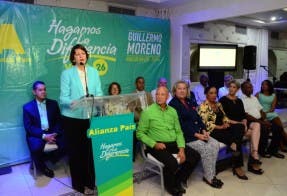 Aura Celeste promete legislar a favor de las mujeres