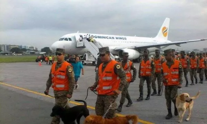 Comisión dominicana de rescate llega a Ecuador