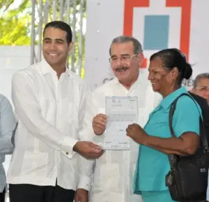 Presidente Danilo Medina entregará más de dos mil títulos en Azua