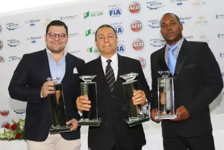 ‘Sarraff Racing Team’ se lleva máximos honores en premiación Campeonato Nacional Automovilismo 2015