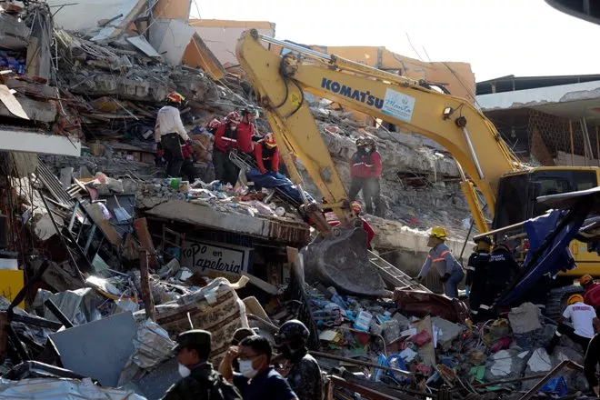 Asciende a 480 la cifra de fallecidos por el terremoto en Ecuador