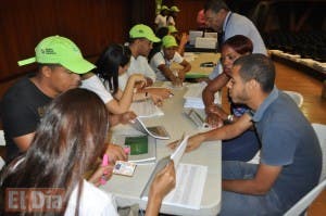 UASD reanudará entrega de carnés de SENASA a estudiantes