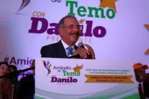 Danilo Medina llama a organizaciones integrarse al plan electoral PLD