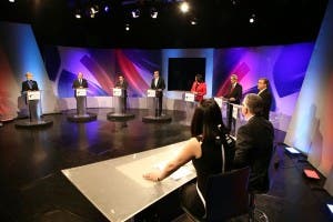 Candidatos exponen sus propuestas en debate presidencial