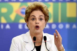 La comisión que juzga a Rousseff aprueba el informe que pide su destitución