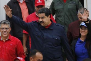 Miles de chavistas marchan contra la ley de propiedad para viviendas sociales