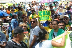 Manifestantes en Brasil previo a votación Rousseff