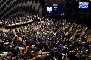 Oposición suma primeros 100 votos en Cámara baja a favor de juicio a Rousseff