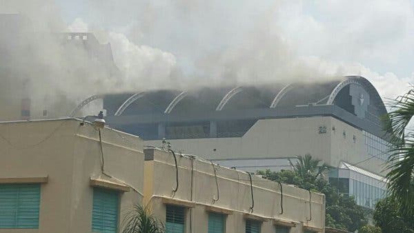 Incendio afecta cuarta planta del gimnasio Body Shop en Naco
