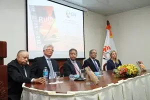 Realizan panel sobre historia novelada de Ruth Aronson