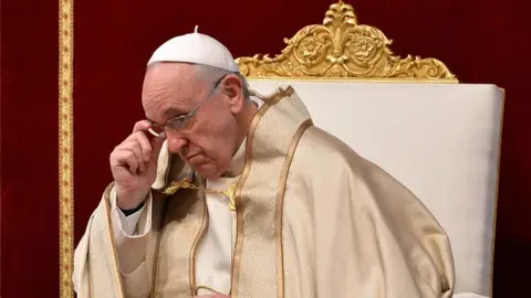 El papa insta a buscar con decisión la verdad y justicia en casos de abusos