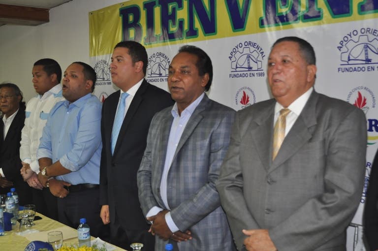 Dirigentes del PRD se juramentan en el Partido Cívico Renovador