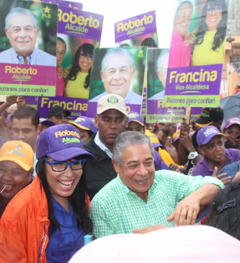 Salcedo 54.4 %; Collado 38.8 %, según encuesta