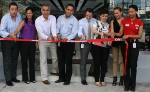 Office Depot inaugura su tercera sucursal - El Día Sociales